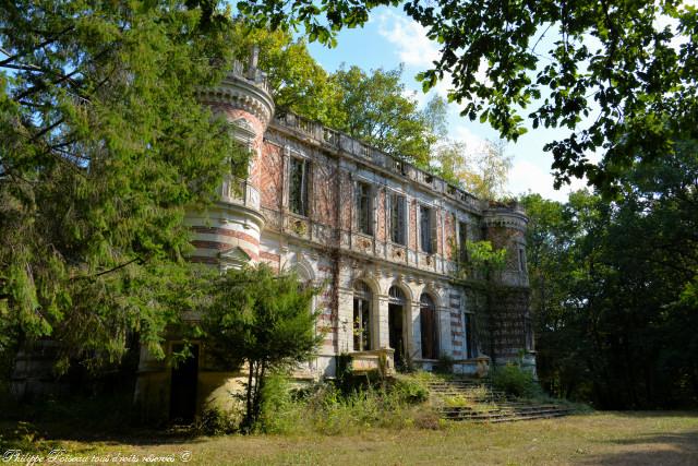 Le château de Thaix