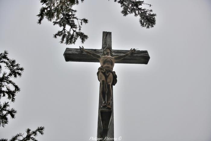 Crucifix de Montenoison un beau patrimoine