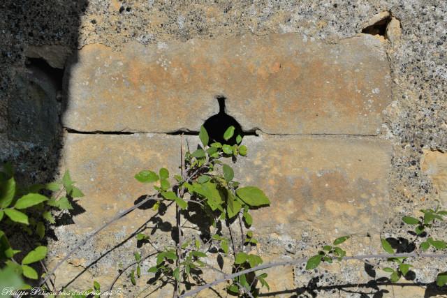 Puits des Familles de Viry et de Troussebois à Malicorne