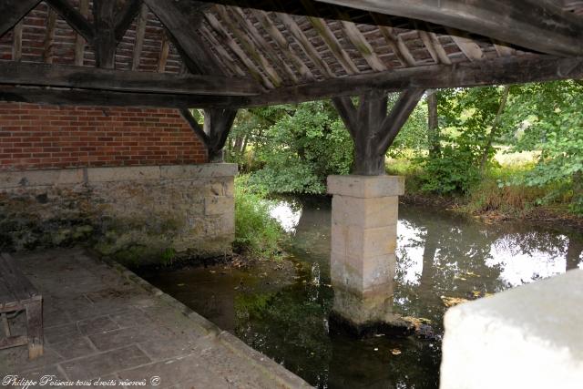 Lavoir du bourg de Dompierre-sur-Nièvre