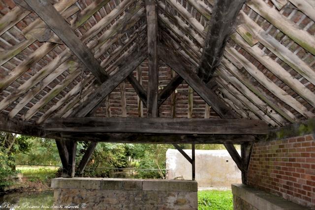 Lavoir du bourg de Dompierre-sur-Nièvre