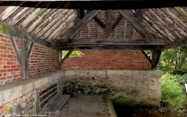 Lavoir du bourg de Dompierre-sur-Nièvre