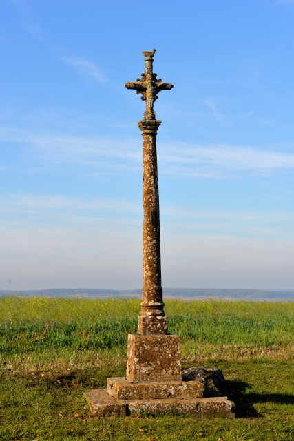 Croix de Champignolle le Haut Nièvre Passion