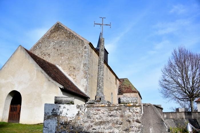 Croix de l'église de Saint-André-en-Morvan