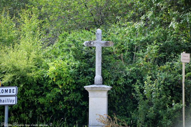 Calvaire de Champcelée une croix un beau patrimoine