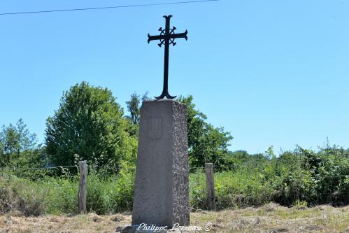 Croix du lieu dit domaine de la Grâce Nièvre Passion