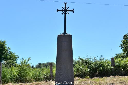 Croix du lieu dit domaine de la Grâce Nièvre Passion