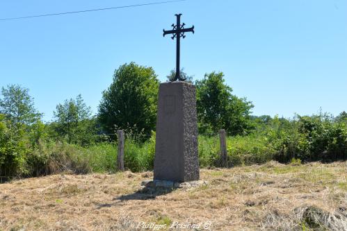 Croix du lieu dit domaine de la Grâce Nièvre Passion