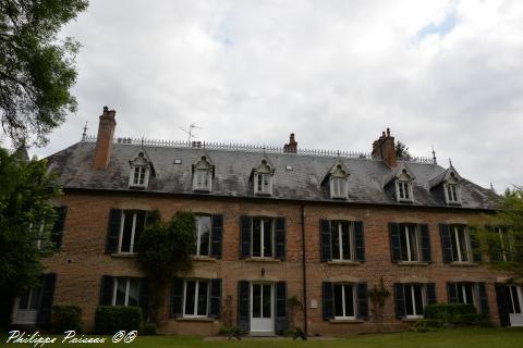 Château de Briffaut un beau Manoir de Saint-Hilaire-Fontaine