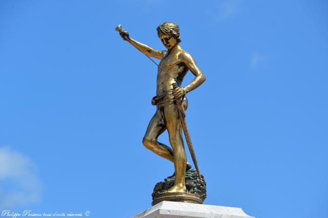 Monument aux morts de Cercy la Tour