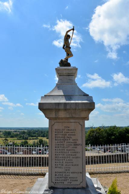 Monument aux morts de Cercy la Tour