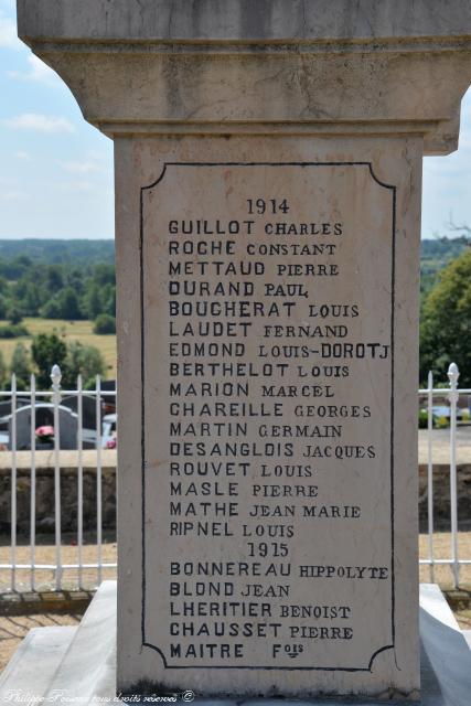 Monument aux morts de Cercy la Tour