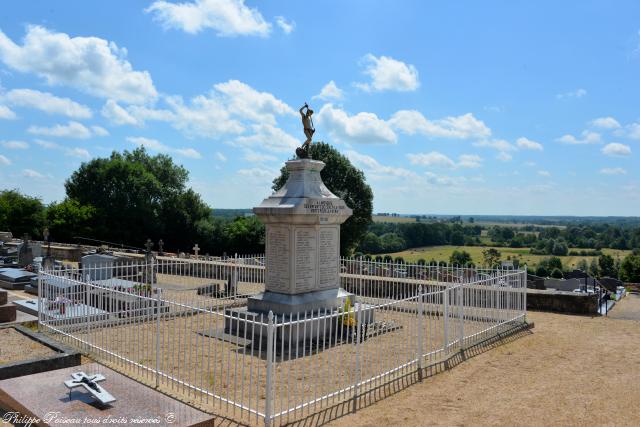 Monument aux morts de Cercy la Tour