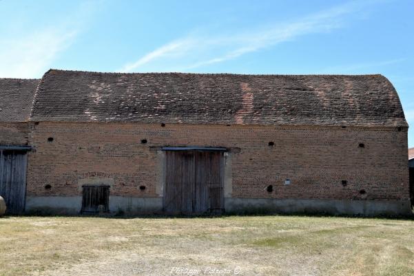 Ancienne grange de Saint Hilaire Fontaine