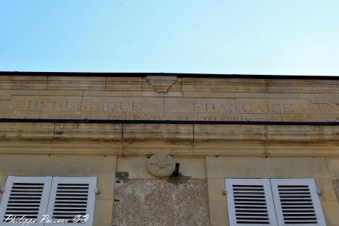 Bureau de poste de Suilly La Tour