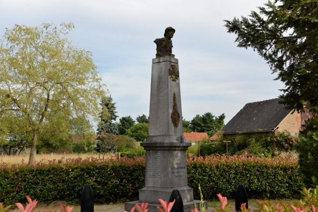 Monument aux morts de Saint Hilaire Fontaine un hommage