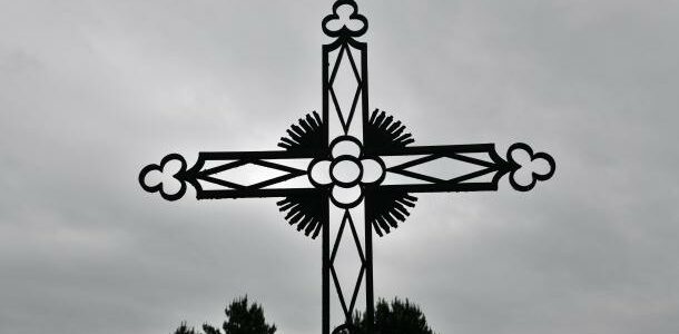 La Croix du cimetière de Lys