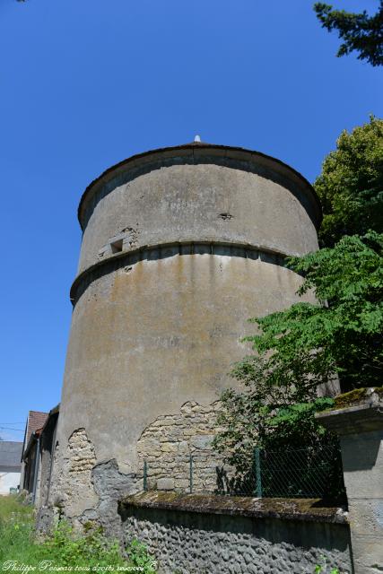 Colombier de Frasnay les Chanoines
