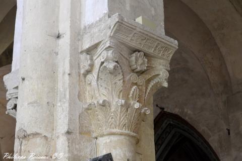 Chapiteaux de l'église de Saint Pierre