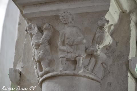 Chapiteaux de l'église de Saint Pierre