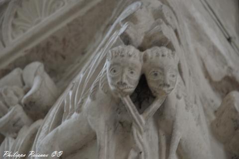 Chapiteaux de l'église de Saint Pierre Le Moutier