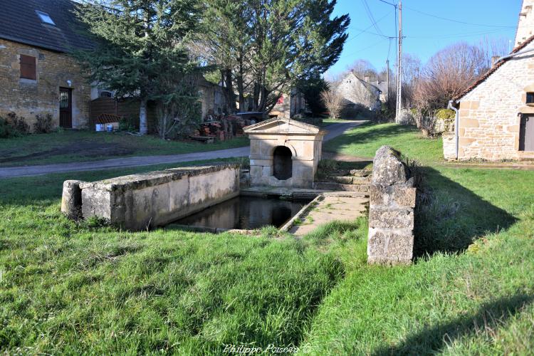 Le lavoir de "Les Pelés"