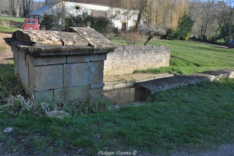 Le lavoir de "Les Pelés"