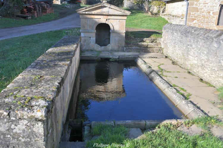 Le lavoir de "Les Pelés"