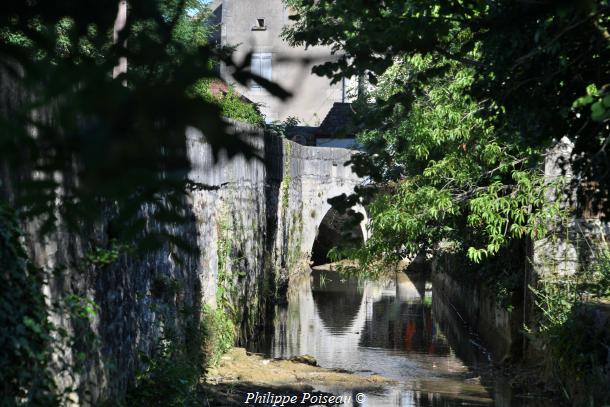 Le pont de Brèves à Dornecy