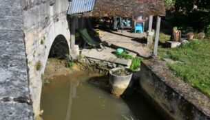 Lavoir de "La Place des Fontaines"