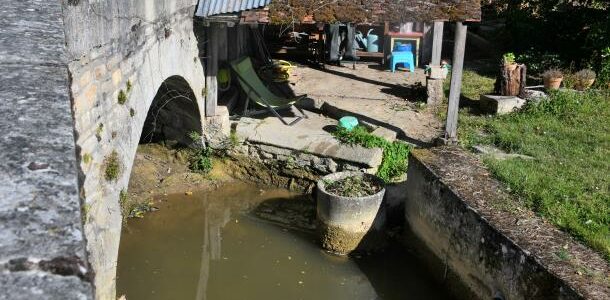 Lavoir de "La Place des Fontaines"