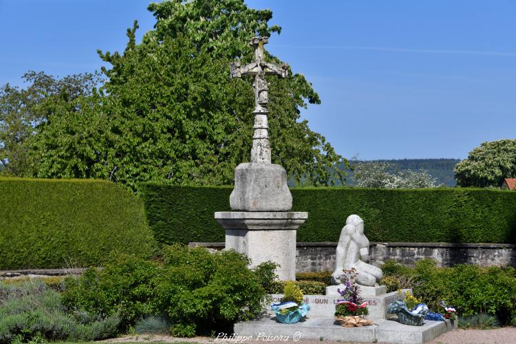 Le Monument des fusillés de Dun-les-Places