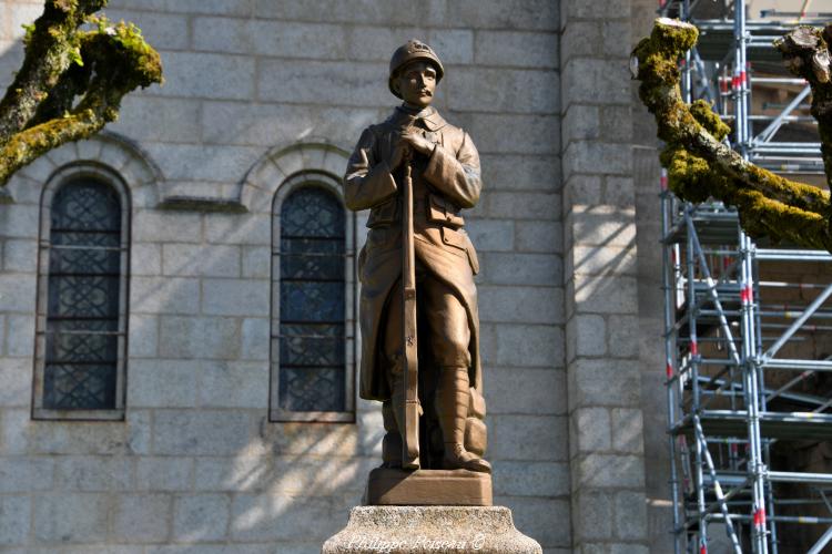 Monument aux morts de Dun les Places un hommage