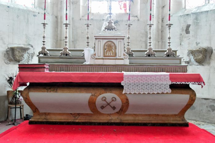 Église de Saint-Père vue de l'intérieur