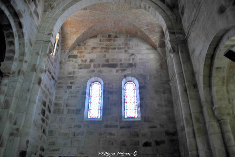 Intérieur de l'église de Dun-les-Places