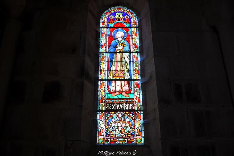 Intérieur de l'église de Dun-les-Places