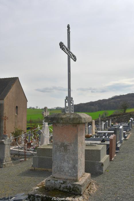 Croix du cimetière de Fléty