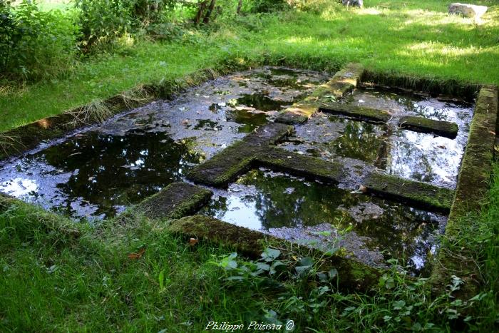 Fontaine Ora et son lavoir 