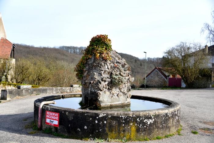 Fontaine de Saint-André-en-Morvan