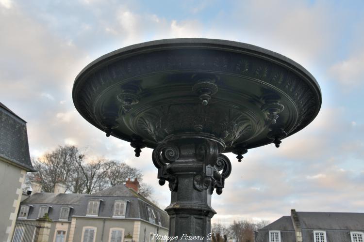 Fontaine du château de Guérigny