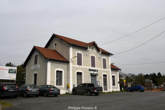 La gare de Luzy