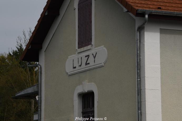 La gare de Luzy