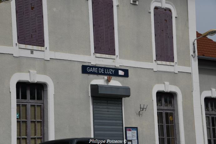 La gare de Luzy