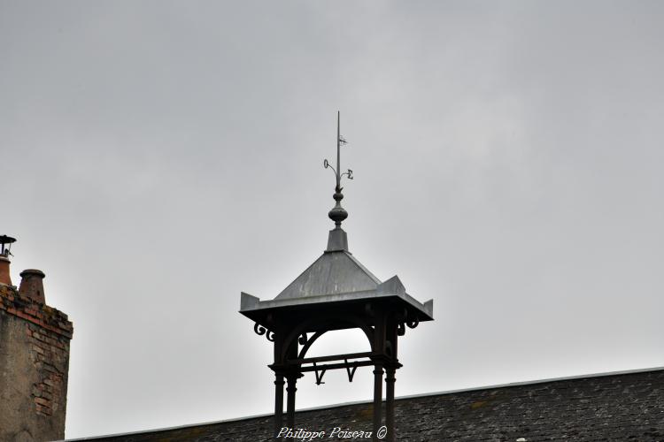 La girouette de l'école de Giry