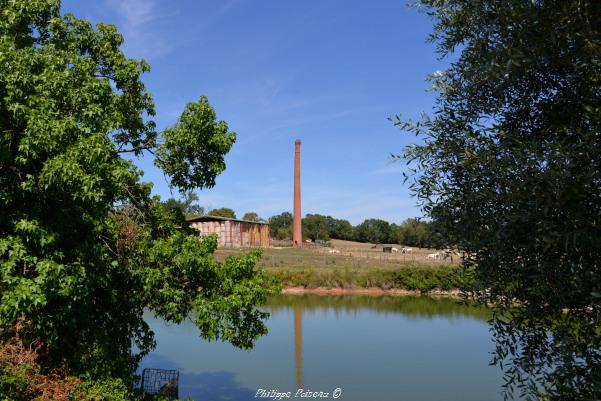 Haute cheminée du lieu dit « Le Rolin » un patrimoine industriel