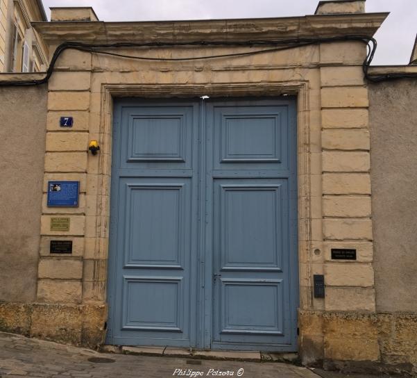 Hôtel particulier de Nevers - Georges Simenon de Passage à Nevers