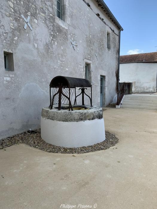 Puits de la tour du Pouilly-Fumé un beau patrimoine.