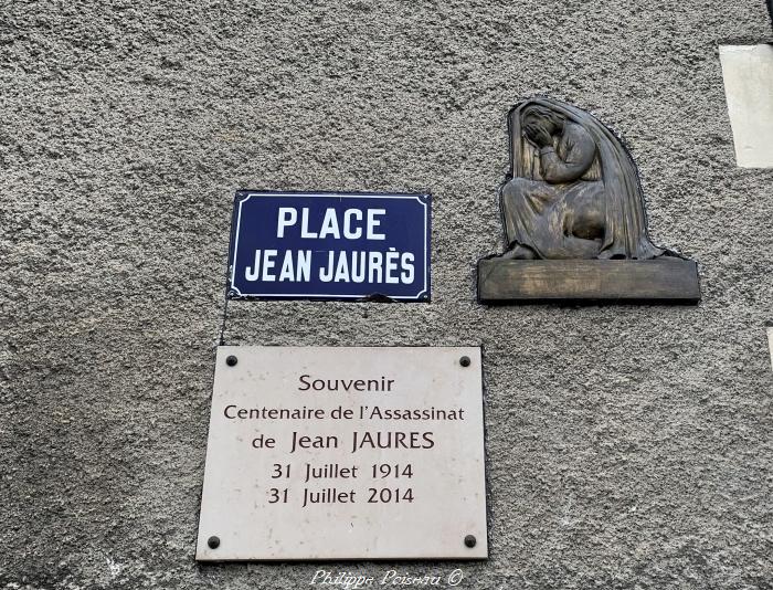 Place Jean Jaurès de Guèrigny