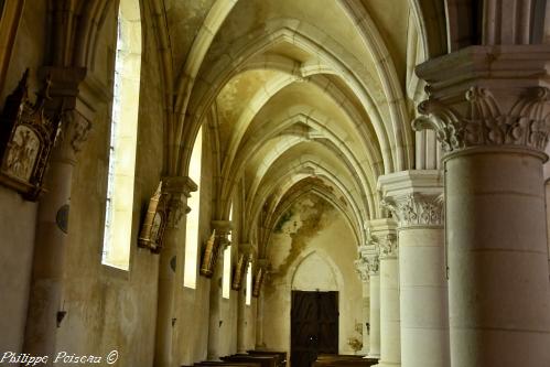 Intérieur de l'Église de Montreuillon