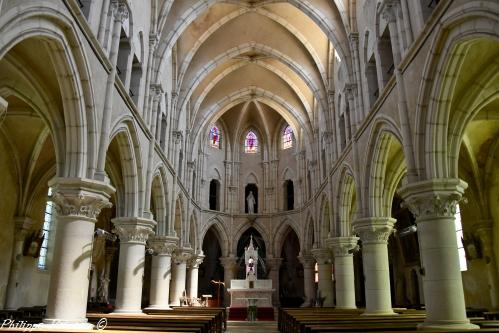 Intérieur de l'Église de Montreuillon